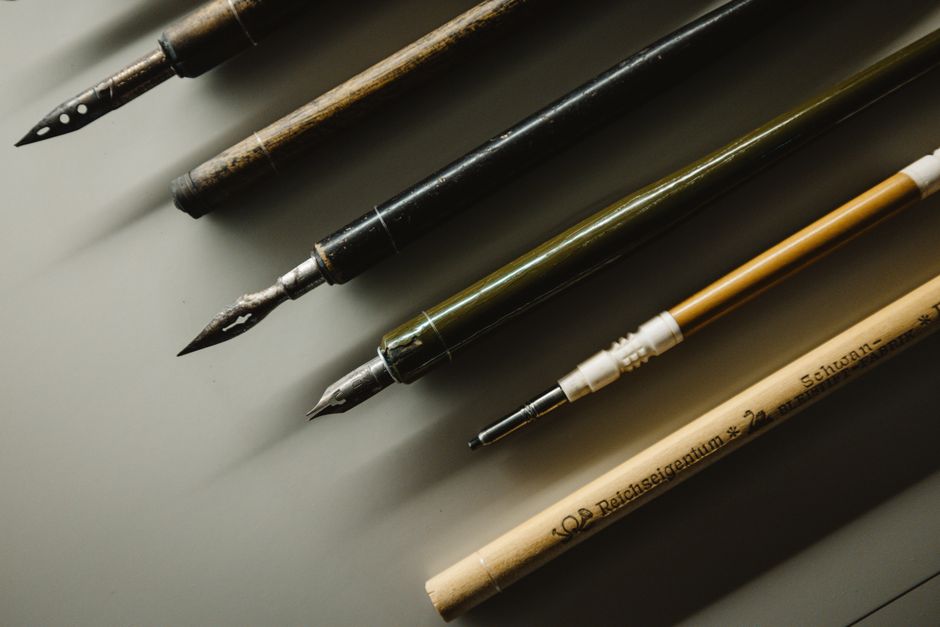 Two different fountain pens compared